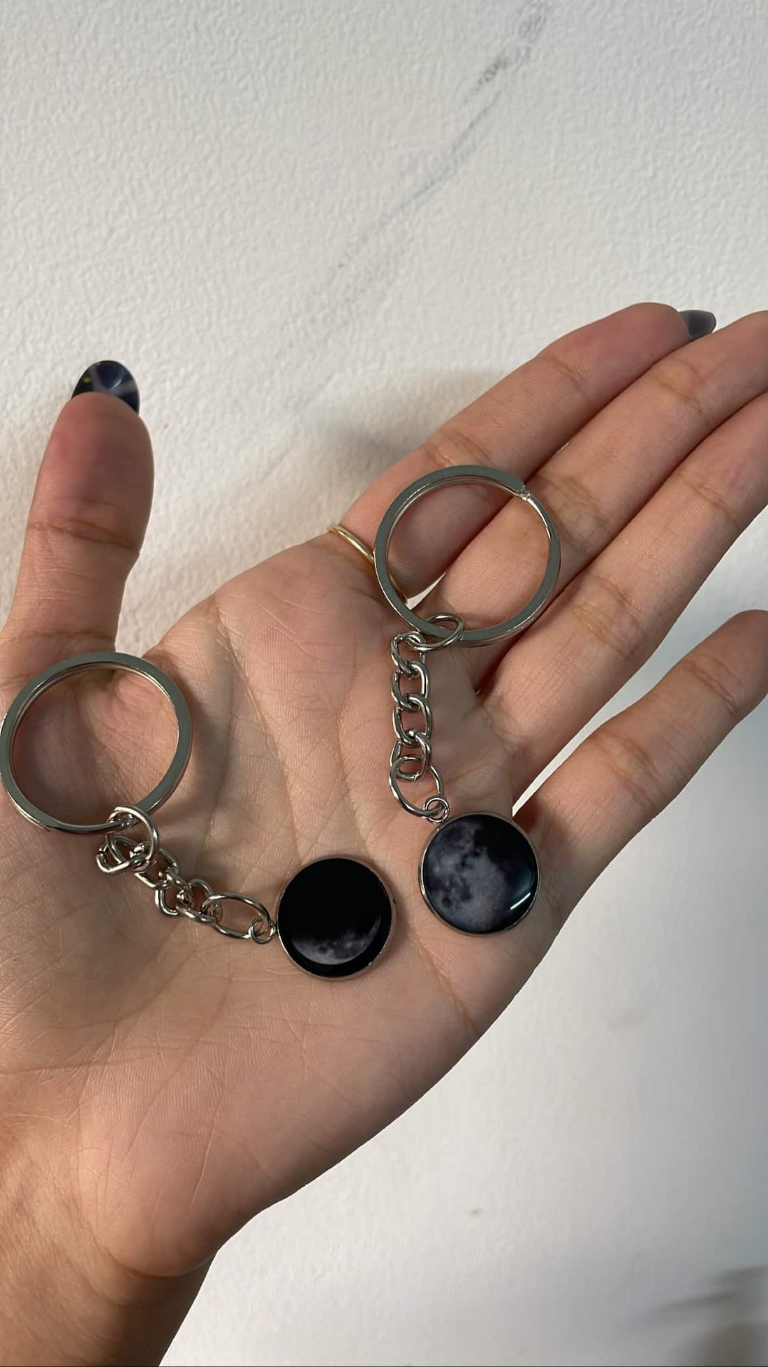 Moon keychain (customize your date)